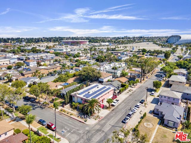 724 S Flower Street, Inglewood CA: https://media.crmls.org/mediaz/fe2cddc5-56d0-4d59-ae8b-5c4ebca381bf.jpg