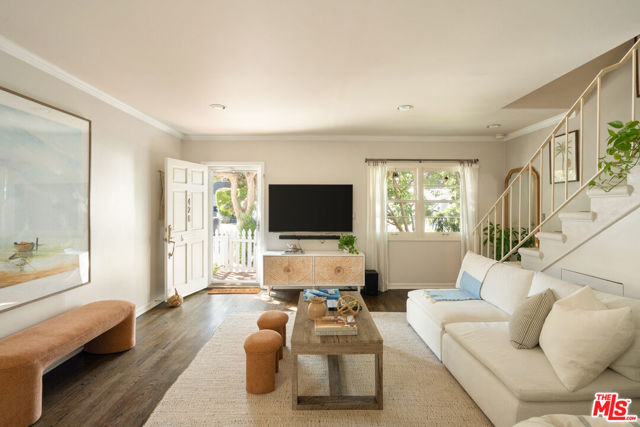 420 Pacific Street, Santa Monica CA: https://media.crmls.org/mediaz/fe2d04be-fbe1-4a4a-91de-f06604335794.jpg