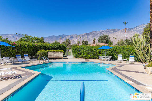 1047 Oakcrest Drive, Palm Springs, California 92264, 2 Bedrooms Bedrooms, ,1 BathroomBathrooms,Condominium,For Sale,Oakcrest,24400014