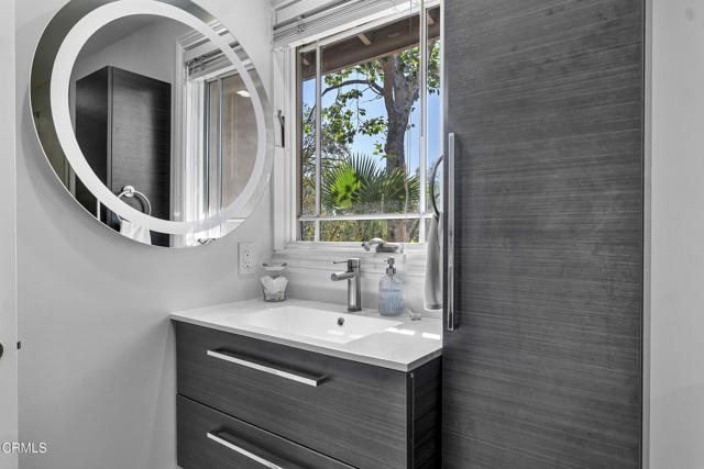 9999 Wornom Avenue, Sunland CA: https://media.crmls.org/mediaz/fe2e4f69-9cb9-453a-a19b-154a8f541a53.jpg