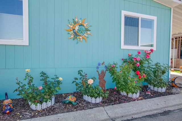 1212 H St, Ramona CA: https://media.crmls.org/mediaz/fe2f41b7-7fc9-4bf8-b3df-d8a963265f0b.jpg
