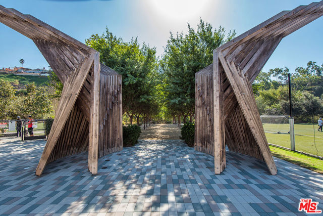 13044 Pacific, Playa Vista CA: https://media.crmls.org/mediaz/fe2fc8fc-4cfe-4b75-b47b-0a2ddb73d22a.jpg