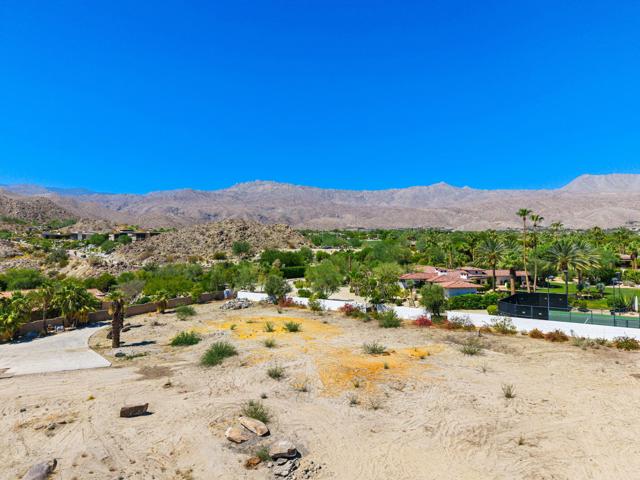 49425 Jfk Trail Trail, Palm Desert CA: https://media.crmls.org/mediaz/fe300ff3-ed6b-451b-aff8-7169f683fbda.jpg
