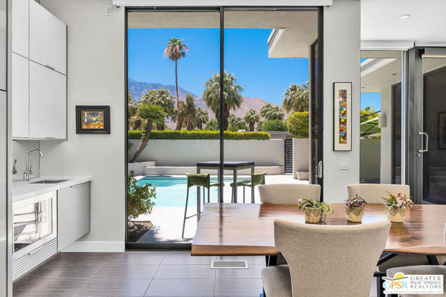 130 W Racquet Club Road, Palm Springs CA: https://media.crmls.org/mediaz/fe307e8b-b0e5-4a11-abe8-340afb6c2c88.jpg