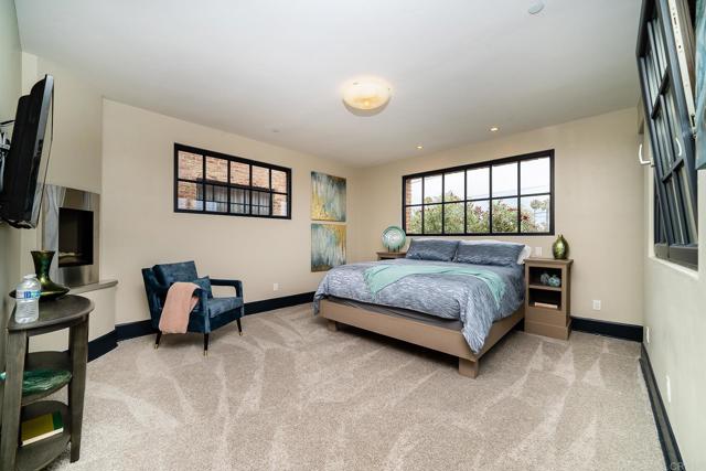 Image 11 of 43 For 907 S Tremont Street