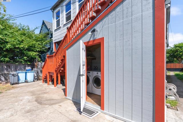 1706 Fairview St, Berkeley CA: https://media.crmls.org/mediaz/fe31637e-0490-45eb-8c95-17b66eadba1b.jpg