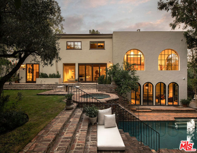 7776 Firenze Avenue, Los Angeles CA: https://media.crmls.org/mediaz/fe319ea8-d8d8-4436-8ec5-66156a73f29f.jpg