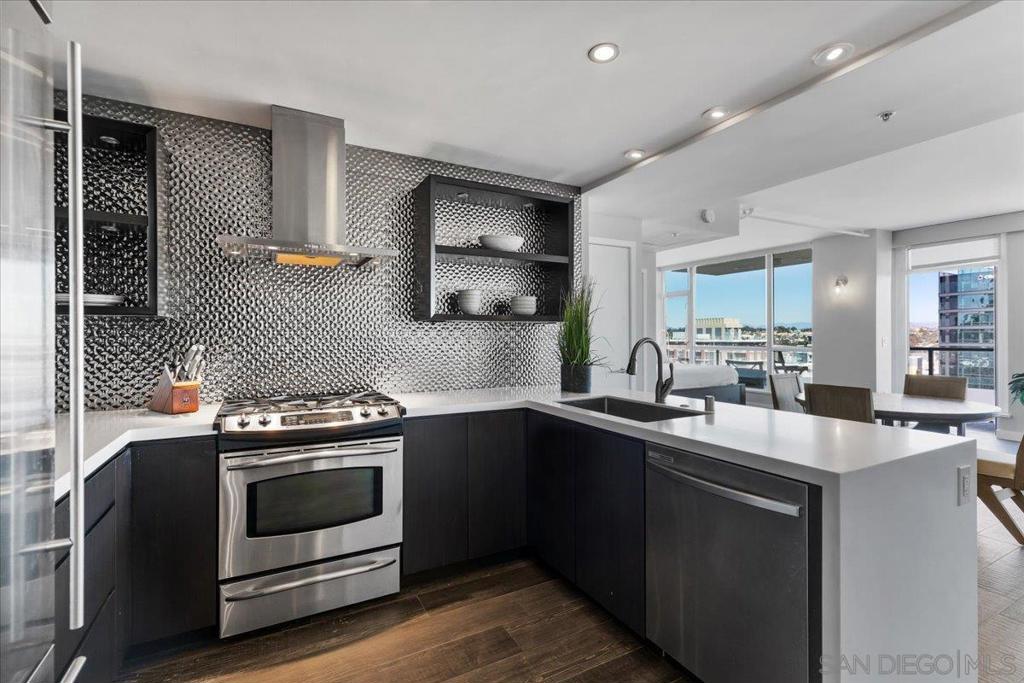 325 7th Ave - photo 8