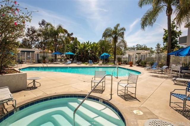 9910 Scripps Vista Way, San Diego CA: https://media.crmls.org/mediaz/fe31d7b6-3d82-4088-b8e5-5b84b4164fc5.jpg