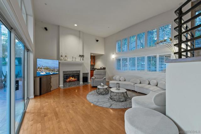 10164 Vivera Dr, La Mesa CA: https://media.crmls.org/mediaz/fe32197c-d08a-47c0-9bb8-09eef56b0f4e.jpg