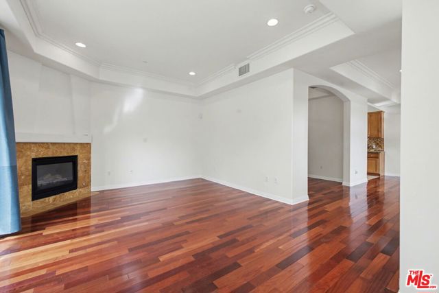 15027 Dickens Street, 1 photo 3