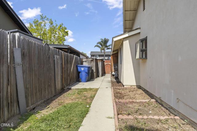 1138 Lantana Street, Camarillo CA: https://media.crmls.org/mediaz/fe323d4a-3aa2-4c11-bcd7-8a40e76f4fd6.jpg