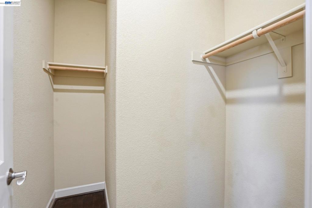 https://media.crmls.org/mediaz/fe327354-8083-4f9c-8b0b-11291e4b9444.jpg?preset=X-Large