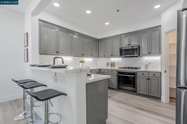2511 Soren Way, San Ramon CA: https://media.crmls.org/mediaz/fe327c5f-eea1-454d-93bf-a8611cc61ef3.jpg