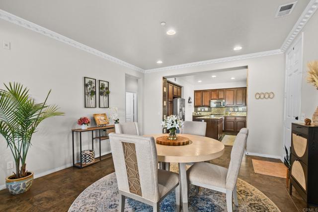 Detail Gallery Image 9 of 37 For 2233 Capistrano Way #18,  Chula Vista,  CA 91915 - 4 Beds | 3 Baths