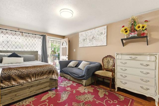 109 Dumbarton Avenue, Redwood City CA: https://media.crmls.org/mediaz/fe344296-4695-4457-9814-6c48c88cd921.jpg