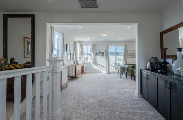 477 Marina Heights Drive, Marina CA: https://media.crmls.org/mediaz/fe34986c-6f3e-42f0-a977-827b9d05d894.jpg