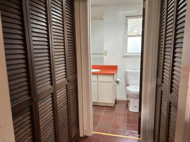 102 Santa Maria Avenue, Portola Valley CA: https://media.crmls.org/mediaz/fe355035-28b4-433e-8622-32c81f435c2d.jpg