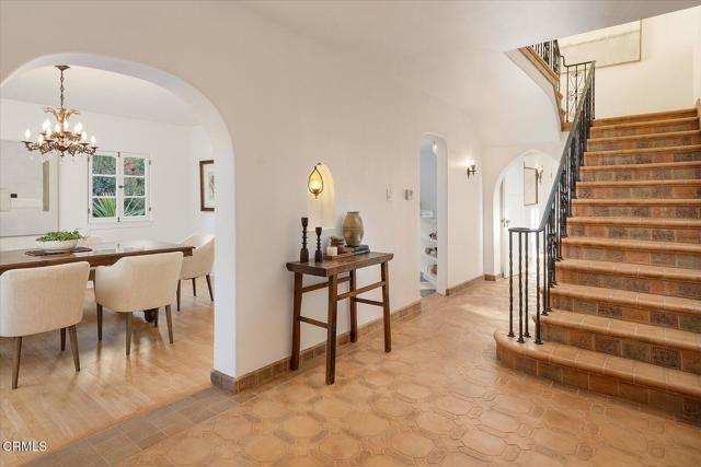 Detail Gallery Image 5 of 69 For 1110 E Mountain St, Glendale,  CA 91207 - 4 Beds | 3 Baths