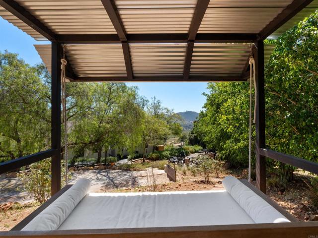 20790 Fortuna Del Norte, Escondido CA: https://media.crmls.org/mediaz/fe3604f7-fb11-40b8-a0ce-c81cb52f6ca6.jpg