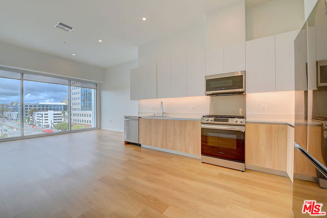 200 W Ocean Boulevard, Long Beach CA: https://media.crmls.org/mediaz/fe362e4c-8ee4-4923-8a1a-df9a3d9287ec.jpg