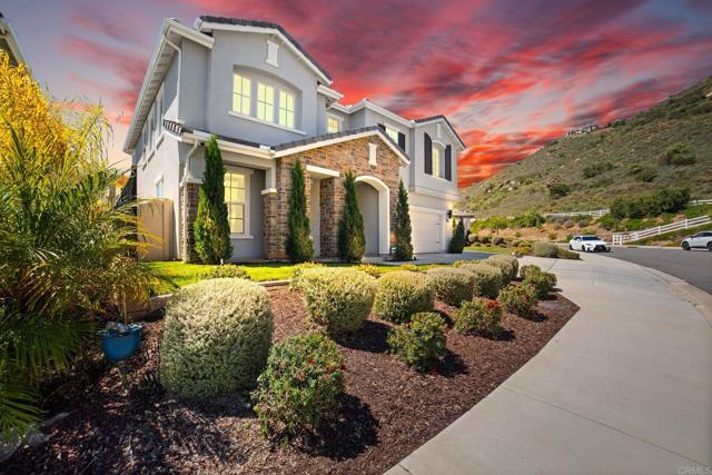 Detail Gallery Image 2 of 42 For 4650 Silent Knoll Dr, Fallbrook,  CA 92028 - 4 Beds | 3 Baths