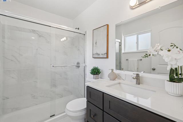 39681 Sundale Dr, Fremont CA: https://media.crmls.org/mediaz/fe374e01-9202-45ae-b87b-5240f17d9eea.jpg