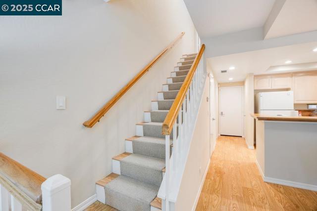 231 Sunspring Ct, Pleasant Hill CA: https://media.crmls.org/mediaz/fe37f544-402e-4fbe-878f-fe0a70a60236.jpg