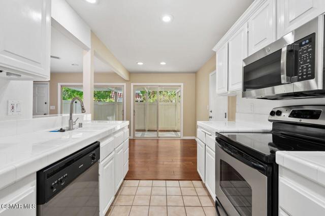 1228 Kirkford Way, Westlake Village CA: https://media.crmls.org/mediaz/fe383221-1ce3-4017-b1c6-5ed70695c6a7.jpg
