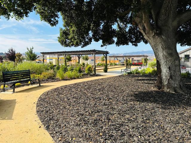 2051 White Oak Drive, Hollister CA: https://media.crmls.org/mediaz/fe3925e9-17ed-4f66-8856-a4469b948daa.jpg