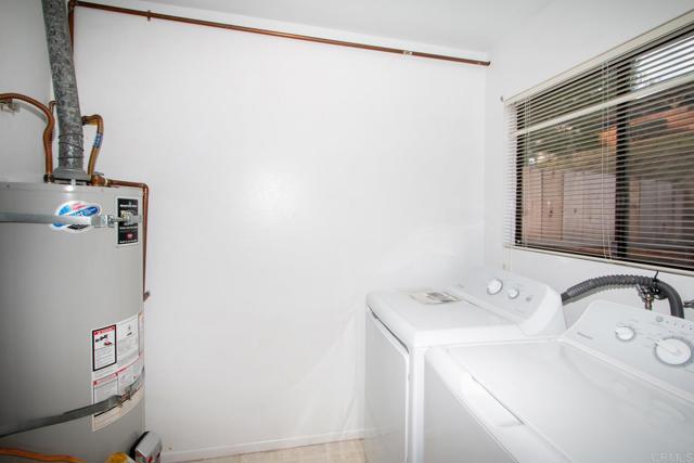 737 Nob Circle, Vista CA: https://media.crmls.org/mediaz/fe3992b0-ac64-492f-82c5-3c80facdb196.jpg