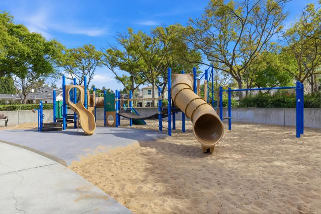 800 Fountain Park Lane, Mountain View CA: https://media.crmls.org/mediaz/fe39f181-d7ca-4263-b483-c3a7847006d1.jpg