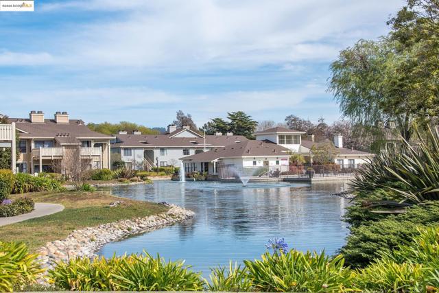 63 Lakeshore Ct, Richmond CA: https://media.crmls.org/mediaz/fe3a2951-932f-4e27-a7ac-a048a2c2e2d4.jpg