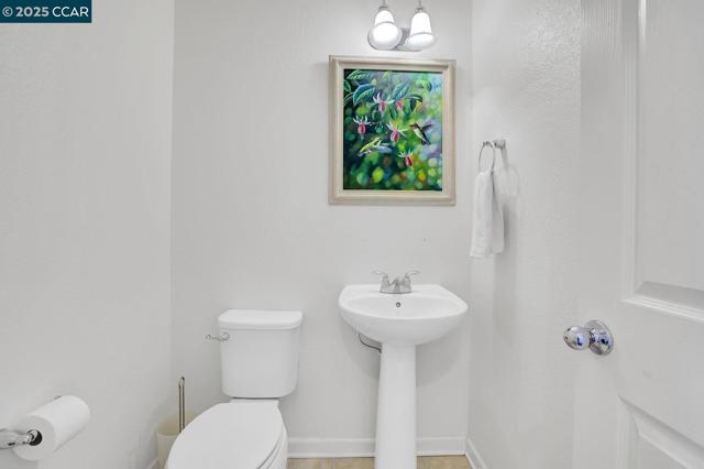 330 Pacifica Dr, Brentwood CA: https://media.crmls.org/mediaz/fe3a579d-1e6c-4f35-8d70-d41626f82141.jpg