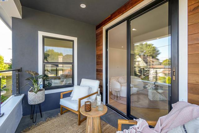 5229 Miles Ave, Oakland CA: https://media.crmls.org/mediaz/fe3aa932-c7ed-49c6-8264-68d149f9ba4c.jpg