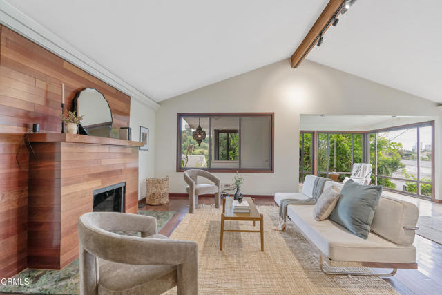 1949 Preston Avenue, Los Angeles CA: https://media.crmls.org/mediaz/fe3aac5d-bc03-48ef-b2d2-ae59b38acedb.jpg
