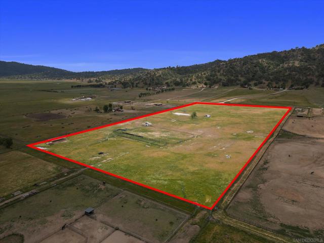 20256 Sasia RD, Tehachapi CA: https://media.crmls.org/mediaz/fe3b145e-6e0d-410e-bfc5-3b19e9f819e1.jpg