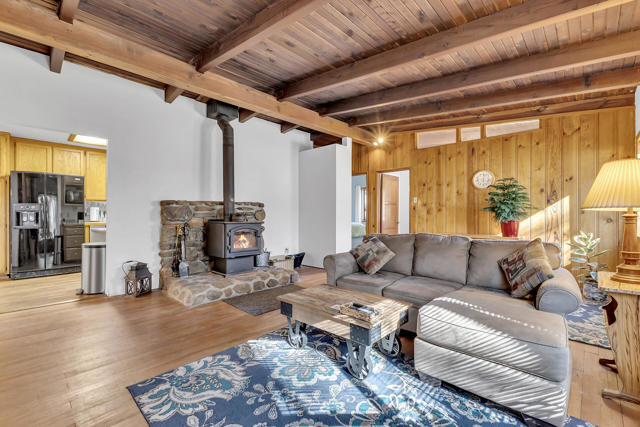 53340 Idyllbrook Drive, Idyllwild CA: https://media.crmls.org/mediaz/fe3b5d7a-3f92-4347-93a5-159c6ab8cf88.jpg