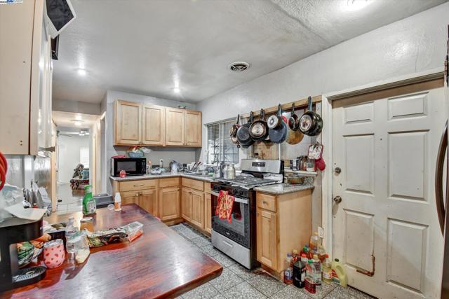 1506 52nd Ave, Oakland CA: https://media.crmls.org/mediaz/fe3bf790-3a31-4b93-a9f8-9e2ef4d7bae5.jpg