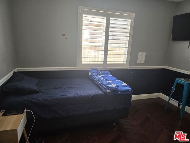 527 Shady Meadow Court, Bakersfield CA: https://media.crmls.org/mediaz/fe3c30ab-c050-457b-be7f-a86c4122761c.jpg