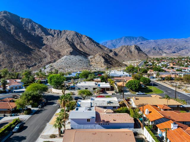 53967 Avenida Navarro, La Quinta CA: https://media.crmls.org/mediaz/fe3c40fe-683b-4cbd-90ce-5c3c47e16a46.jpg