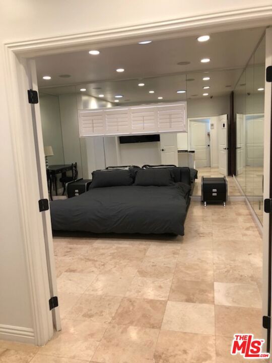10521 ALMAYO Avenue, Los Angeles CA: https://media.crmls.org/mediaz/fe3c6dc9-1e1a-476c-acb3-c601dcf660ad.jpg