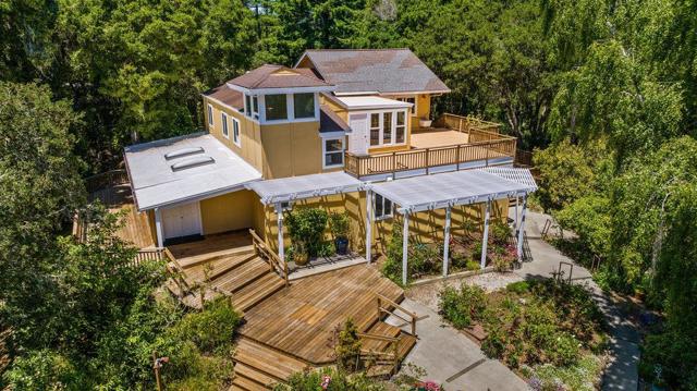 825 Skyward Drive, Aptos CA: https://media.crmls.org/mediaz/fe3c6f2e-7fab-4a45-a31f-c50fbe0ade6e.jpg