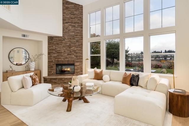 9356 Mediar Dr, San Ramon CA: https://media.crmls.org/mediaz/fe3ca1b8-09f0-4a70-8236-de026c4cffea.jpg
