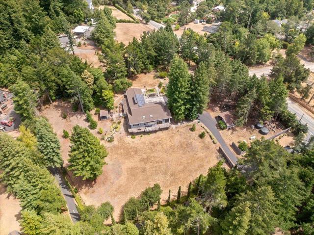 23435 Summit Road, Los Gatos CA: https://media.crmls.org/mediaz/fe3cd394-6b92-4df5-be74-ad7b6dec5963.jpg
