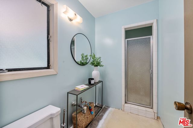 515 Warner Avenue, Los Angeles CA: https://media.crmls.org/mediaz/fe3d3c9e-a22f-4dae-a329-7fb16d053e81.jpg