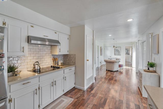 Image 17 of 53 For 1570 Hillsdale Avenue