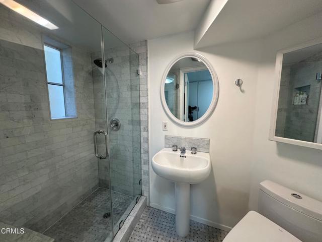 3551 Dixie Canyon Place, Los Angeles CA: https://media.crmls.org/mediaz/fe3e4621-6f99-492a-93b9-bd3fe5bce152.jpg