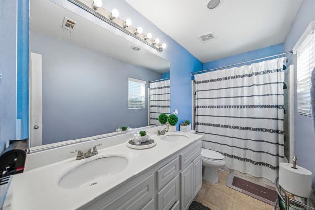 40661 Cartier St, Murrieta CA: https://media.crmls.org/mediaz/fe3e797d-69b7-4fc4-9286-79e5715771a6.jpg