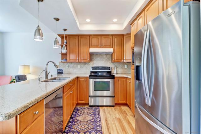 10832 Avenida De Los Lobos, San Diego CA: https://media.crmls.org/mediaz/fe3f2bc3-9269-4c5e-b086-5a9f547c7247.jpg